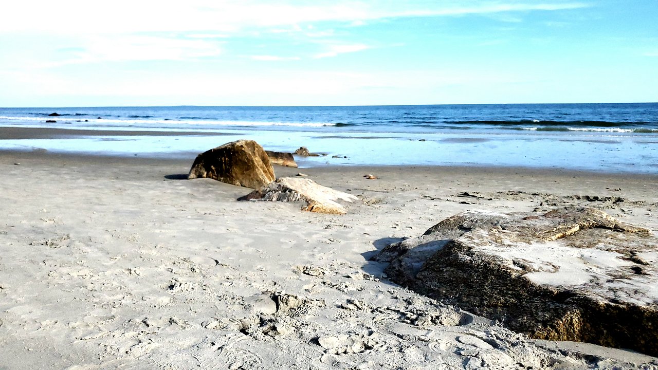 Waves and exposed rocks at South Shore Beach